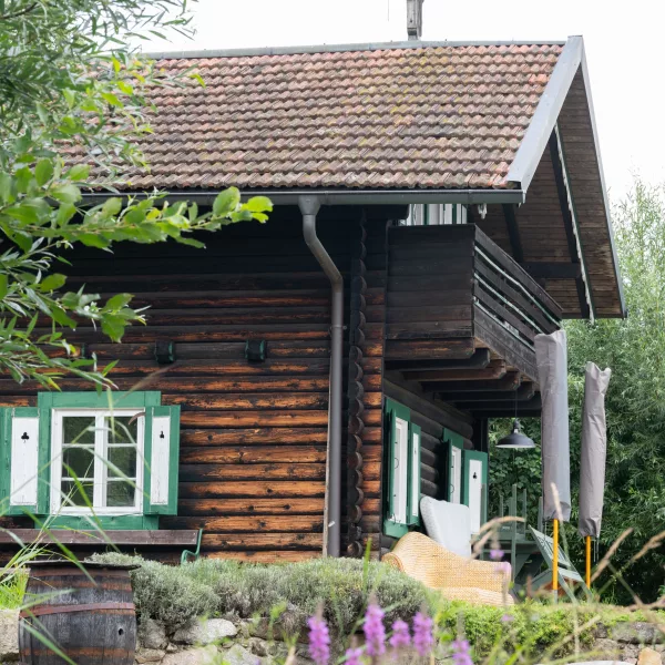Landhaus Danner - Terrasse und Teich